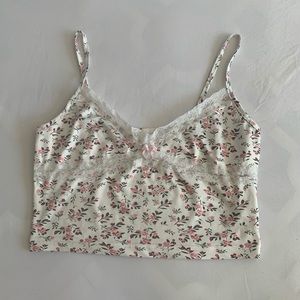 lace cropped fitted floral cami